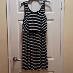 💚 Old Navy Maternity & NURSING Dress